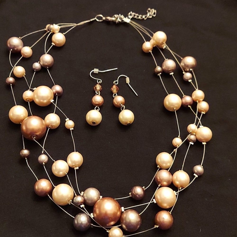 Pink and Gray Faux Pearl Statement Necklace with Matching Earrings Pre-owned